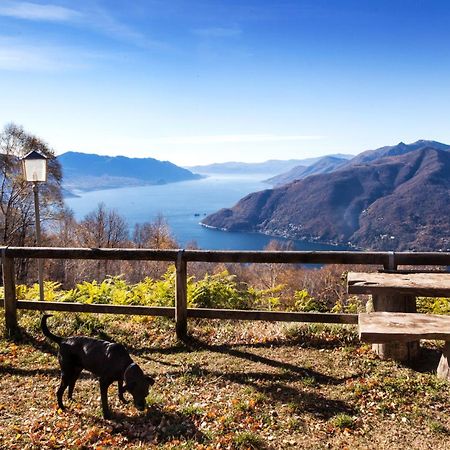 Casa Del Borgo "Aria & Acqua" Sul Lago Maggiore Maccagno Bagian luar foto