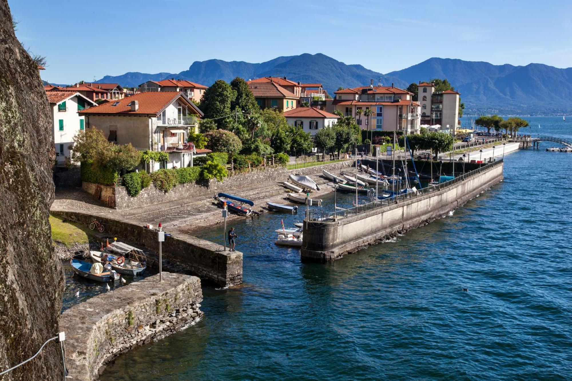 Casa Del Borgo "Aria & Acqua" Sul Lago Maggiore Maccagno Bagian luar foto