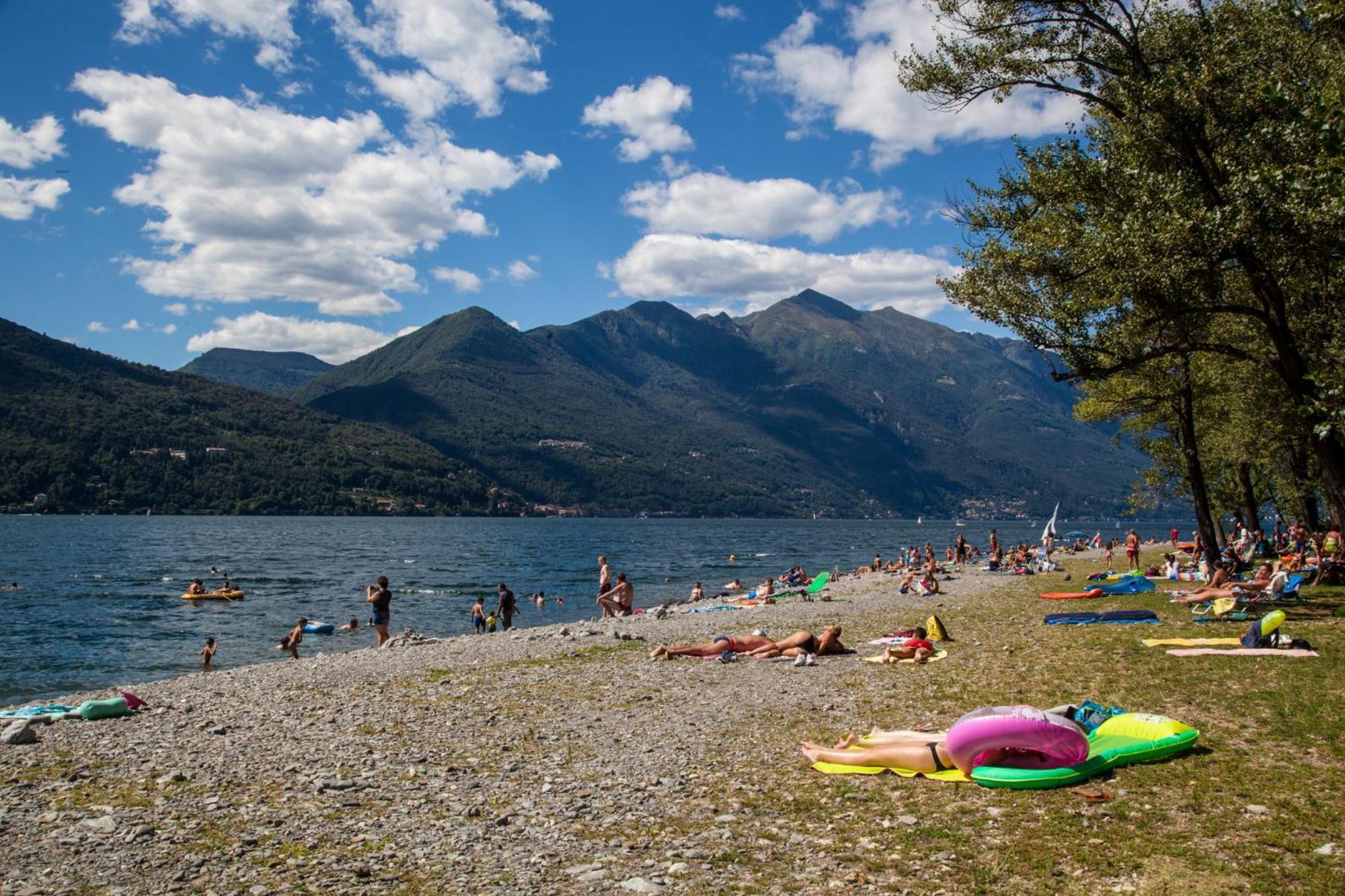 Casa Del Borgo "Aria & Acqua" Sul Lago Maggiore Maccagno Bagian luar foto