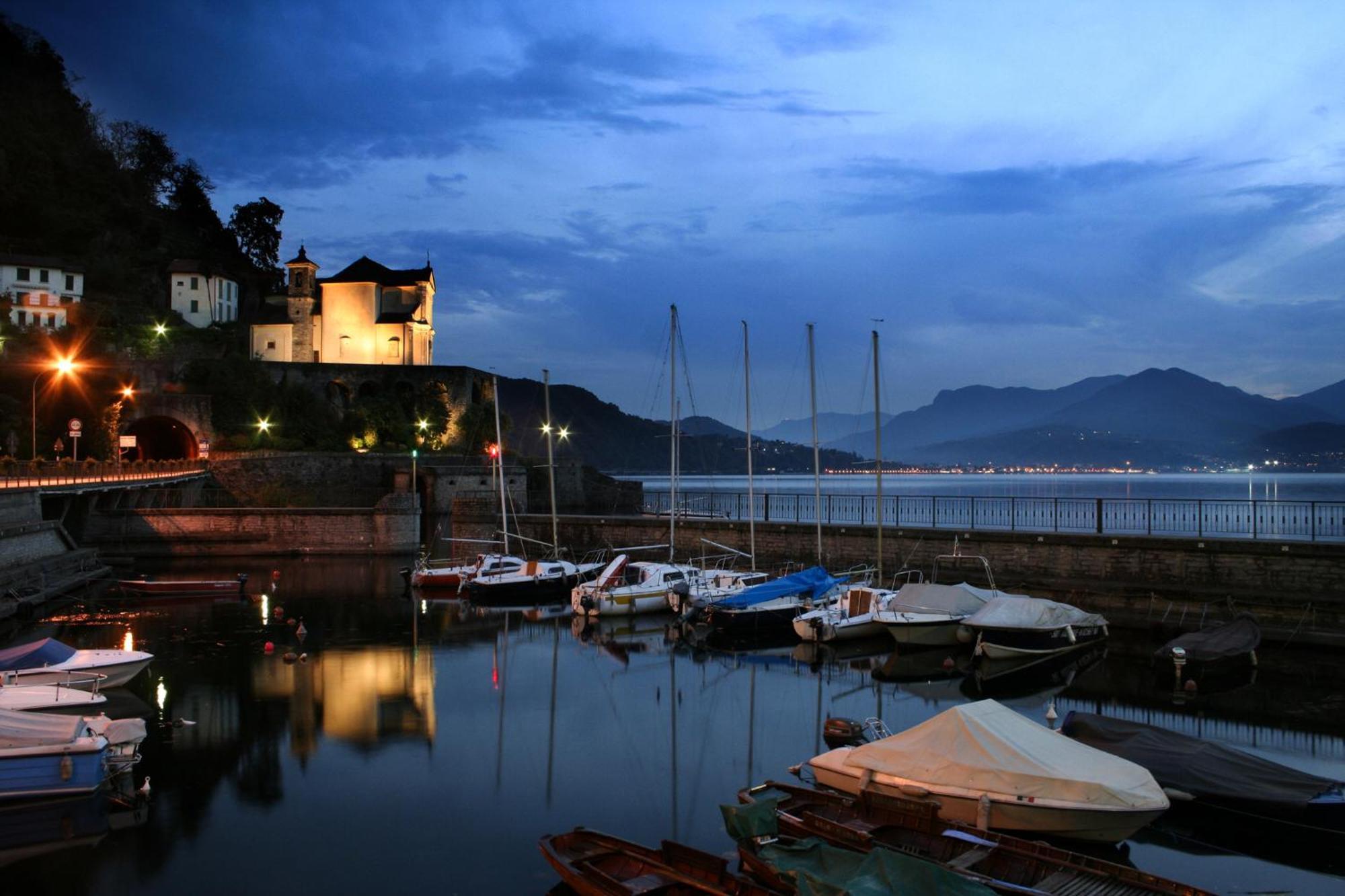 Casa Del Borgo "Aria & Acqua" Sul Lago Maggiore Maccagno Bagian luar foto
