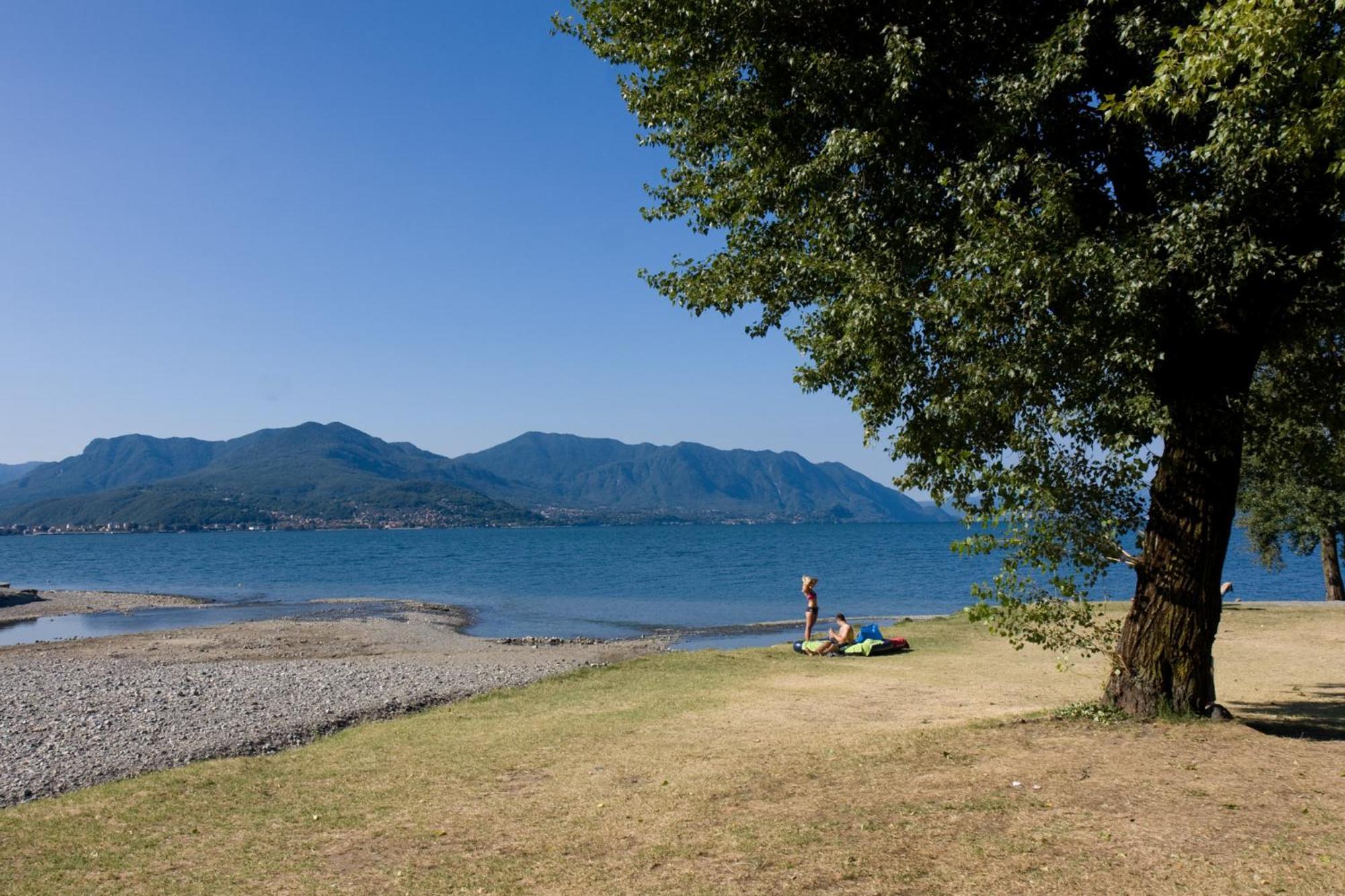 Casa Del Borgo "Aria & Acqua" Sul Lago Maggiore Maccagno Bagian luar foto