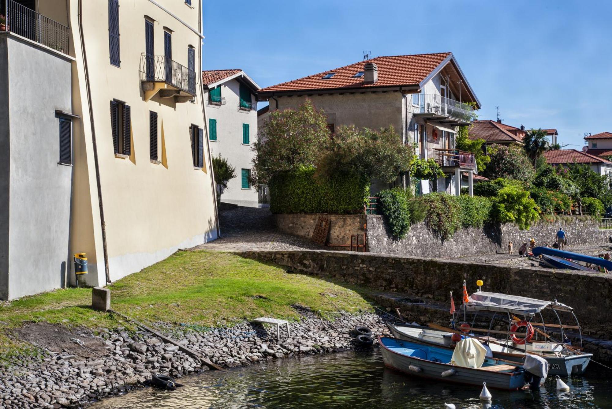 Casa Del Borgo "Aria & Acqua" Sul Lago Maggiore Maccagno Bagian luar foto