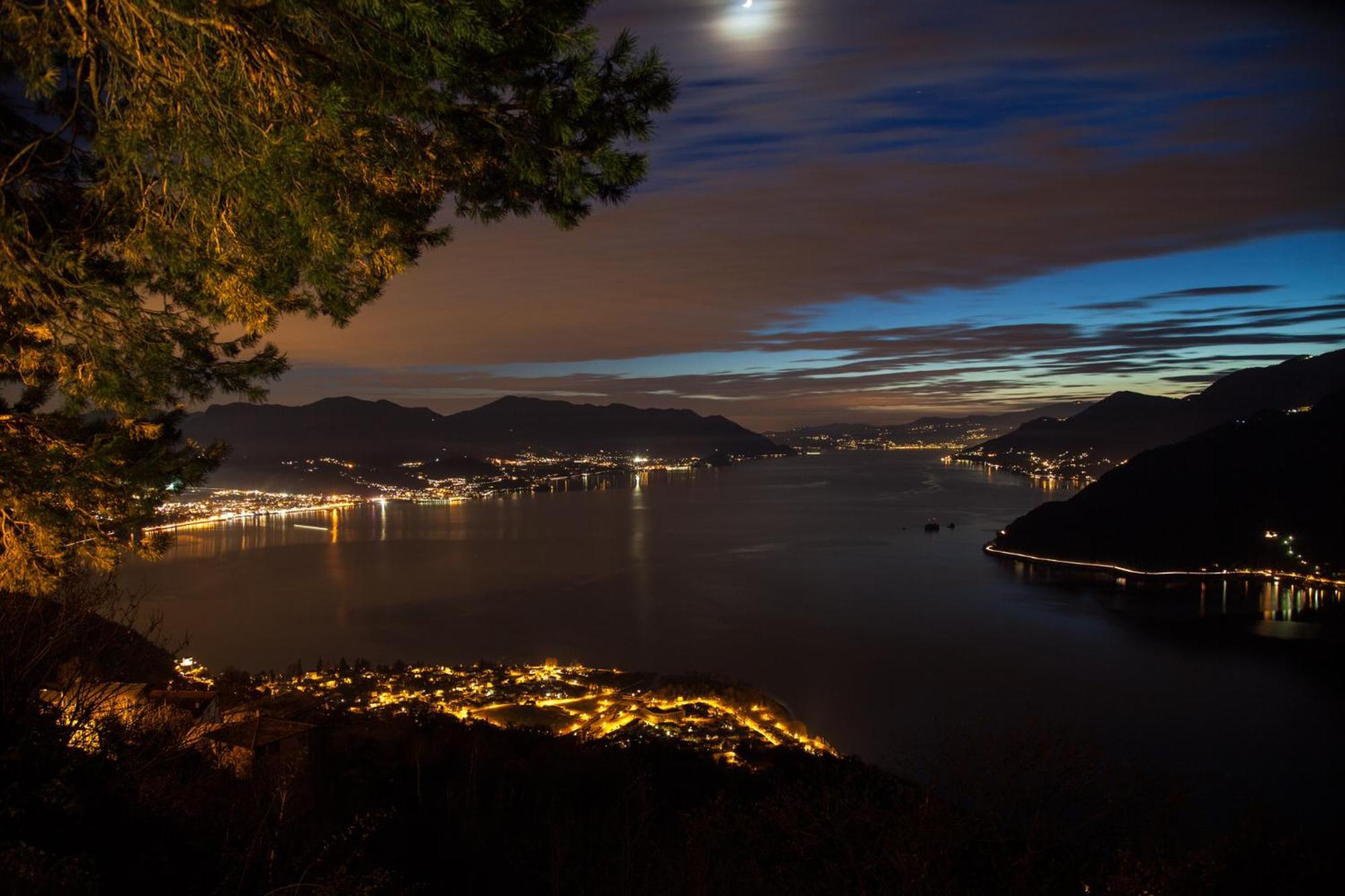 Casa Del Borgo "Aria & Acqua" Sul Lago Maggiore Maccagno Bagian luar foto
