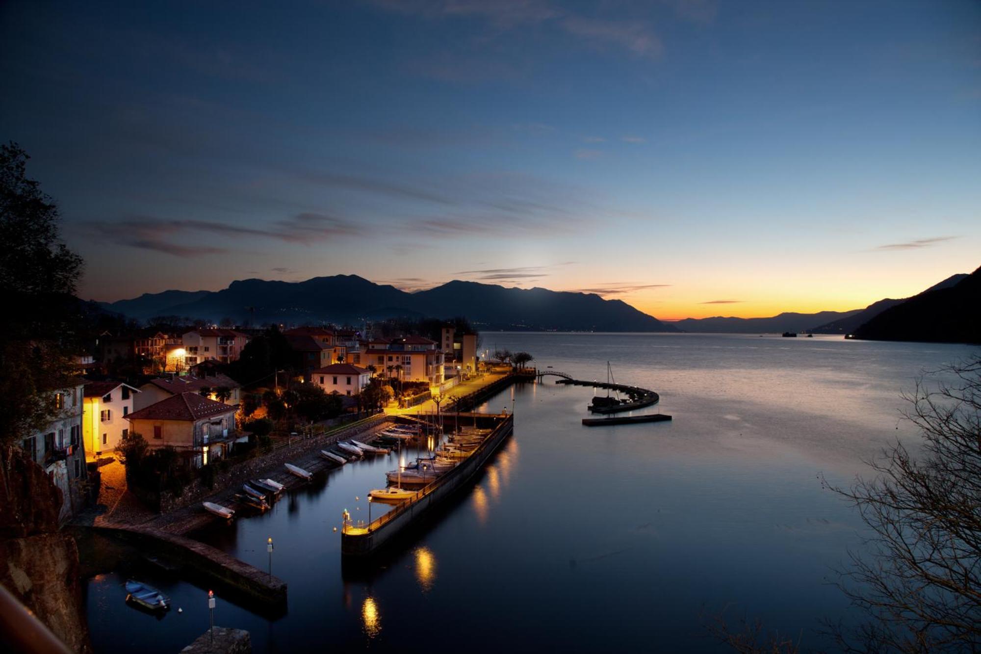 Casa Del Borgo "Aria & Acqua" Sul Lago Maggiore Maccagno Bagian luar foto