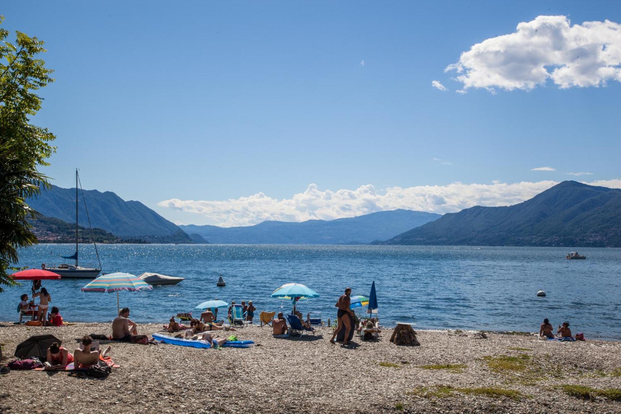Casa Del Borgo "Aria & Acqua" Sul Lago Maggiore Maccagno Bagian luar foto